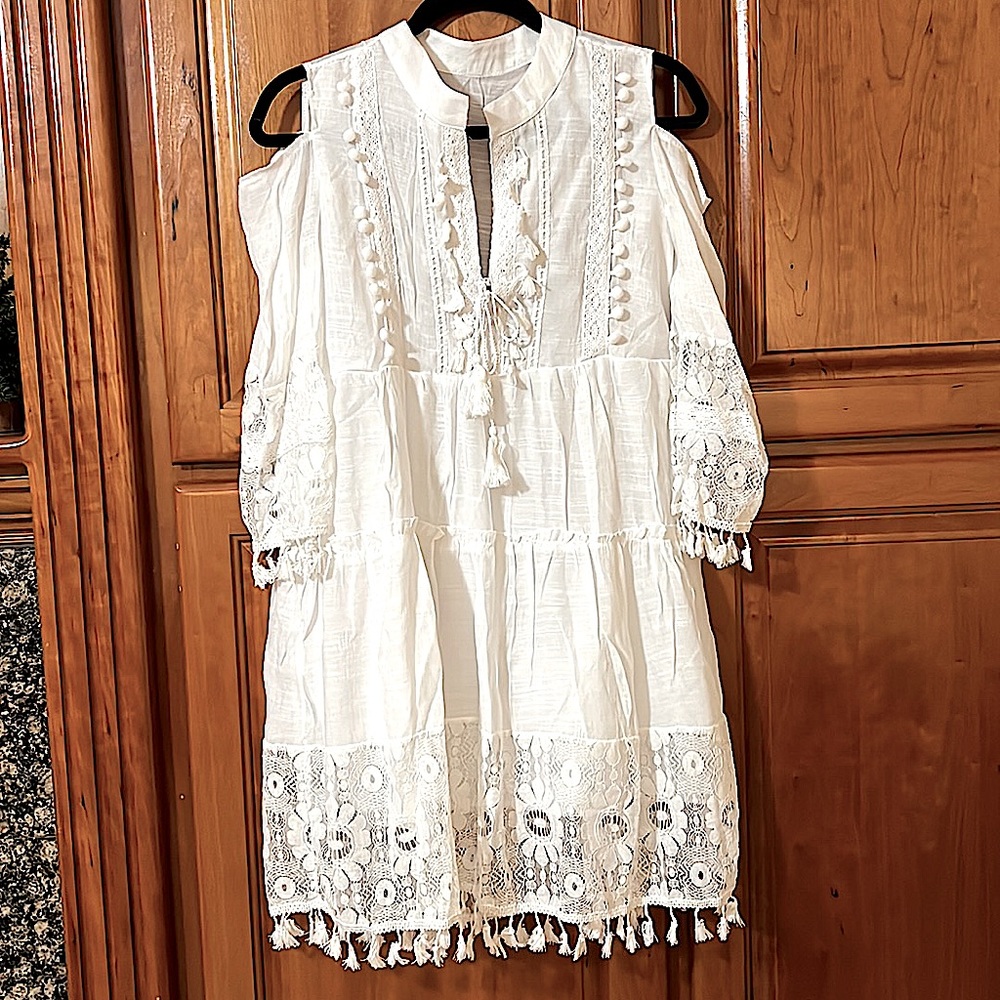 NWOT White flowy cold shoulder lightweight midi dress with pom poms & tassels